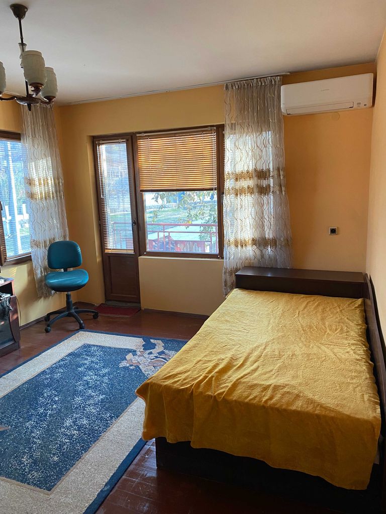 Продава се Къща в Монтана, Мала Кутловица - 232 кв.м за 748 €/кв.м - Снимка #16