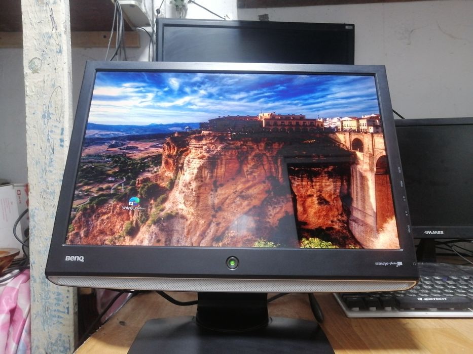 Срочно продаются монитор