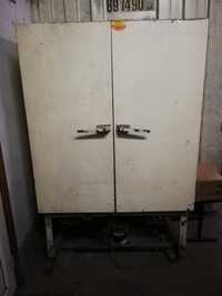 Промышленный холодильник / морозильник (Холодильный шкаф)