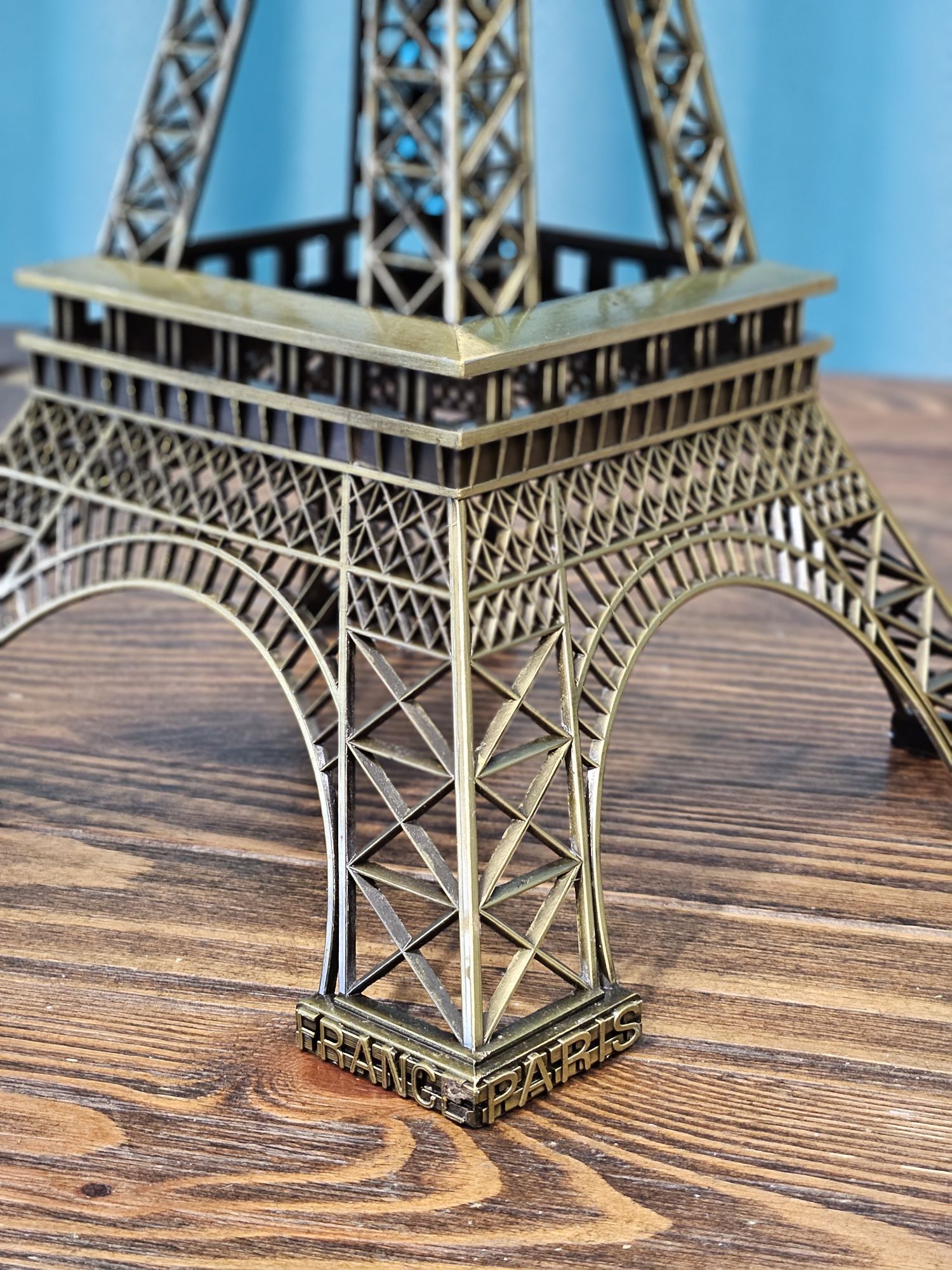 Vând turn Eiffel metal 48 cm - 12 bucăți