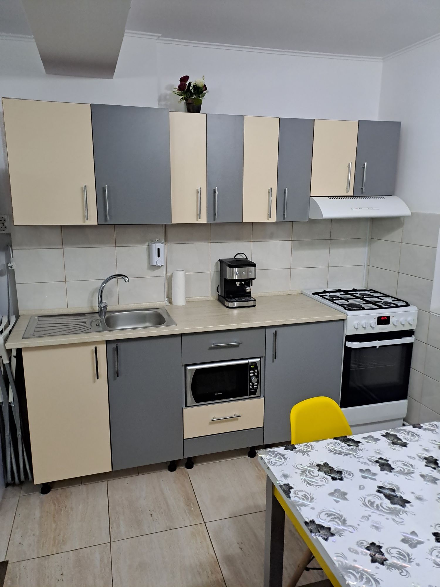 Cazare Bușteni,,vila Lavinia"-2  apartamente cu intrări separate.