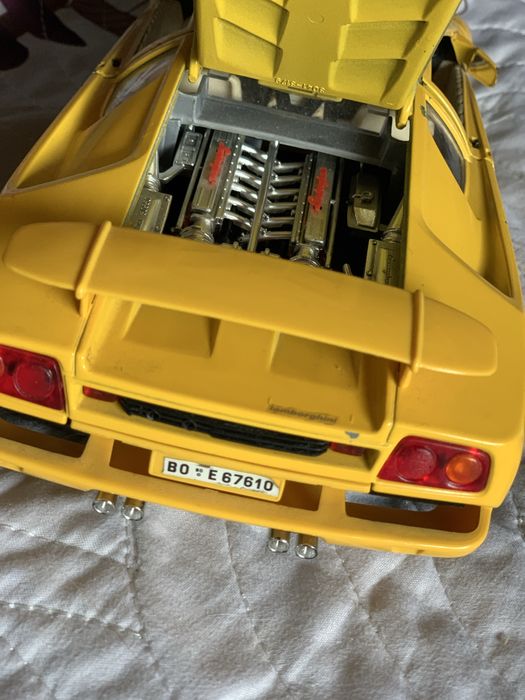 Macheta vintage Burago Lamborghini Diablo 1990 scara 1la18 stare buna