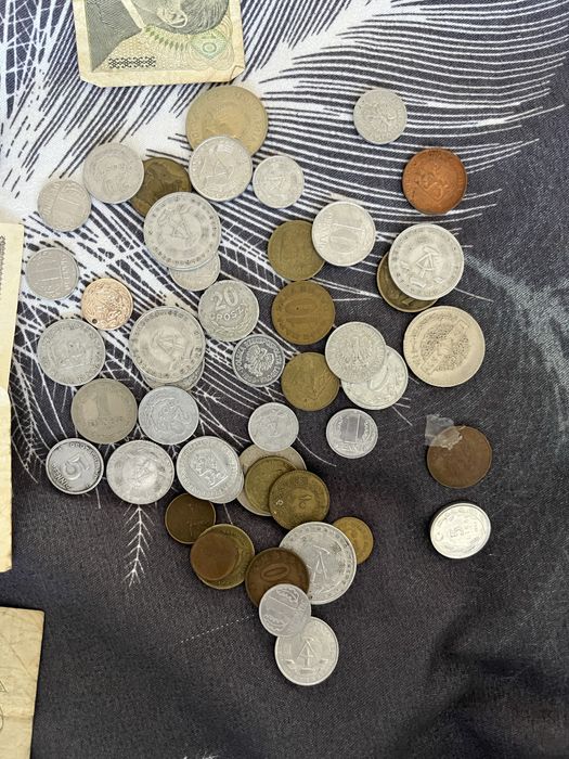 Продават се стари пари и монети