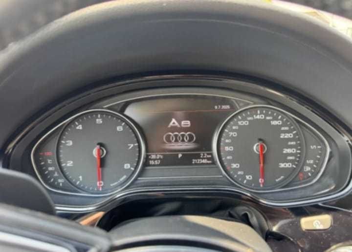 AUDI A8 в перфектно състояние както отвън така и отвътре.