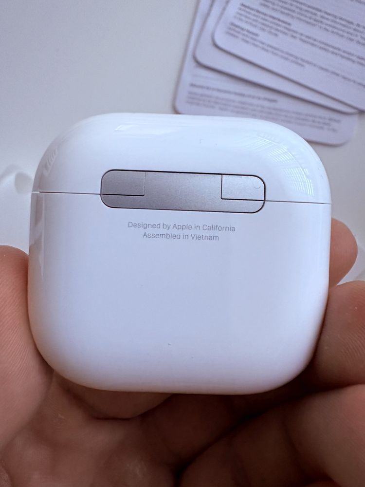 Оригинални AirPods 4 (ANC)