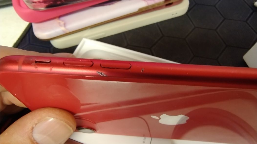 iPhone 11 червен 77% батерия без забележки
