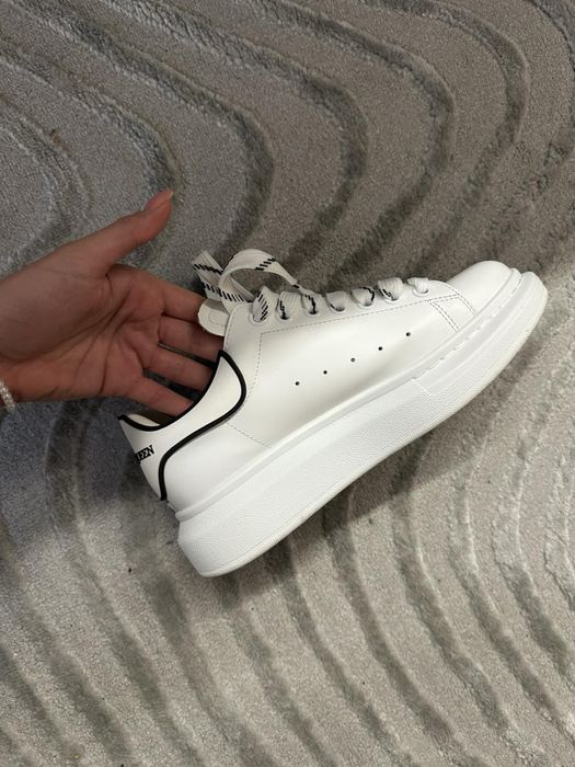 Alexander Mqueen sneaker