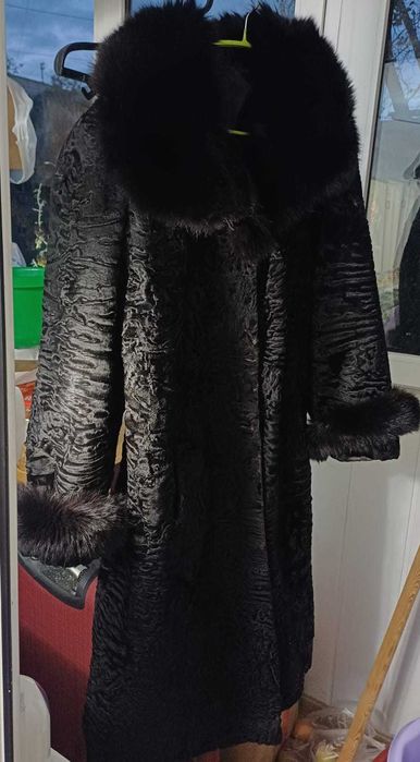 Срочно продам каракулевую шубу
