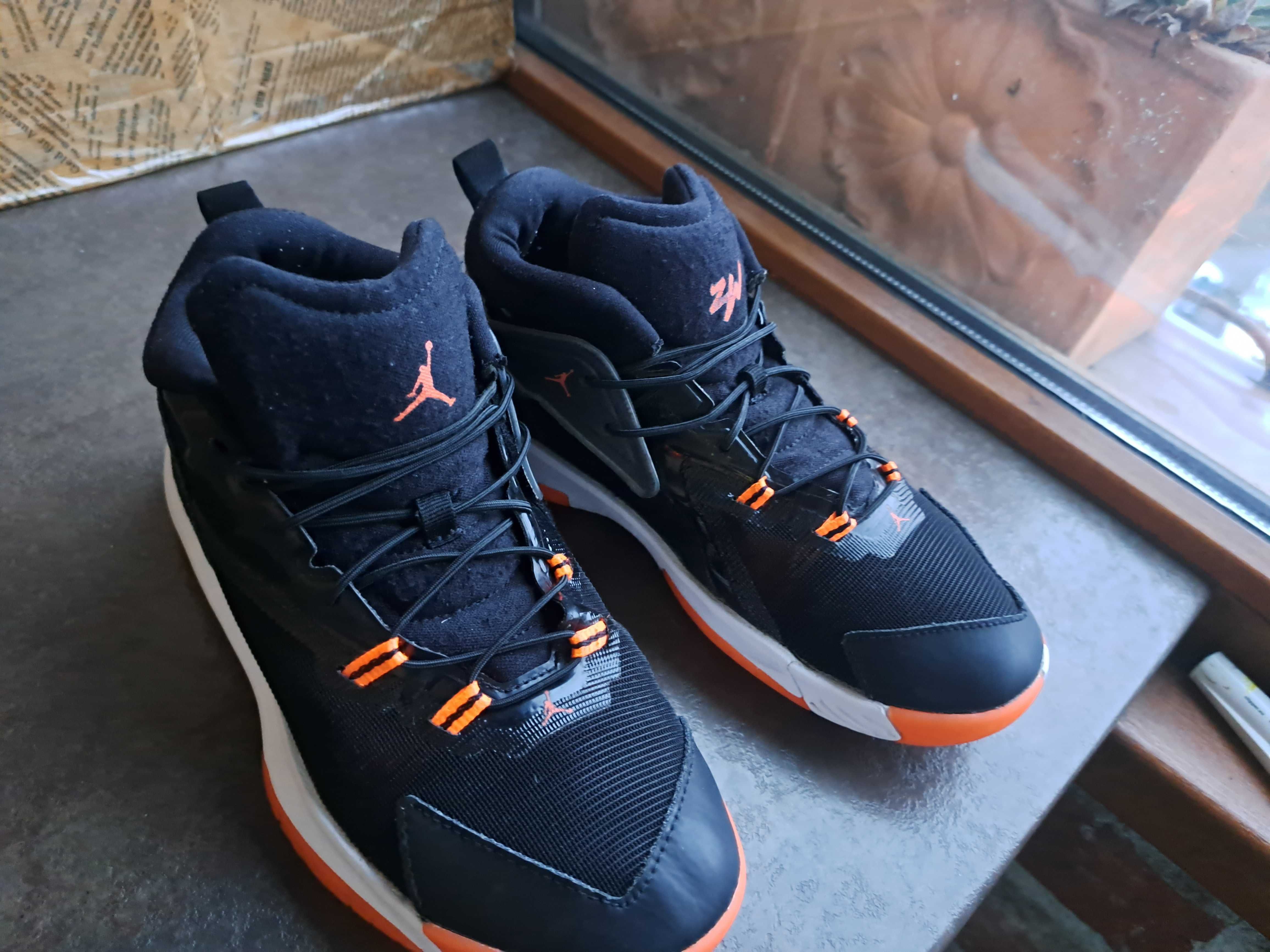 детски -маратонки Nike Jordan,спортни обувки,кецове,найк,номер 35