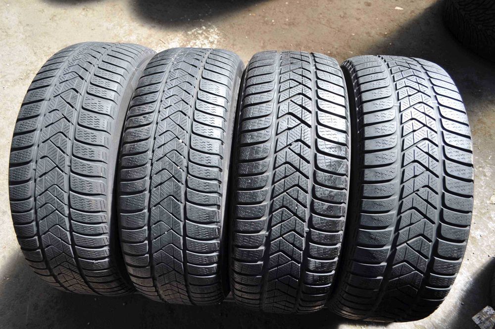 SET 4 Anvelope Iarna 225/50 R18 PIRELLI Sottozero 3 95H - Runflat