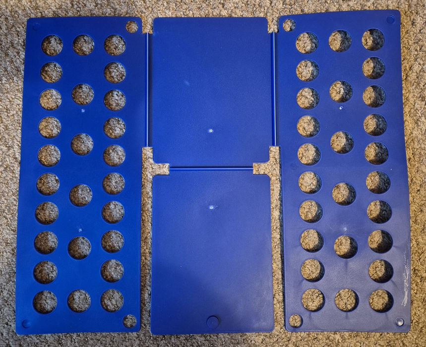 Organizator/placă reglabilă tricouri copii+coș