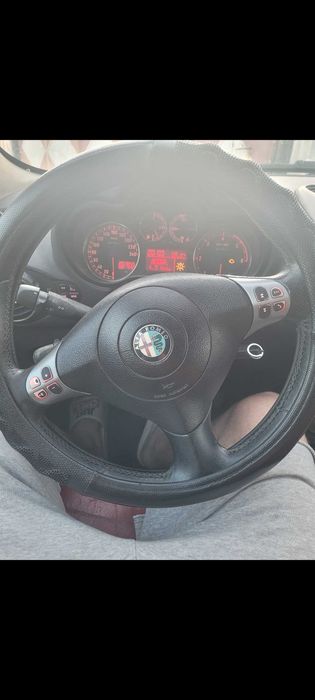Dezmebrez sau vand alfa romeo 147 1.9 jtdm