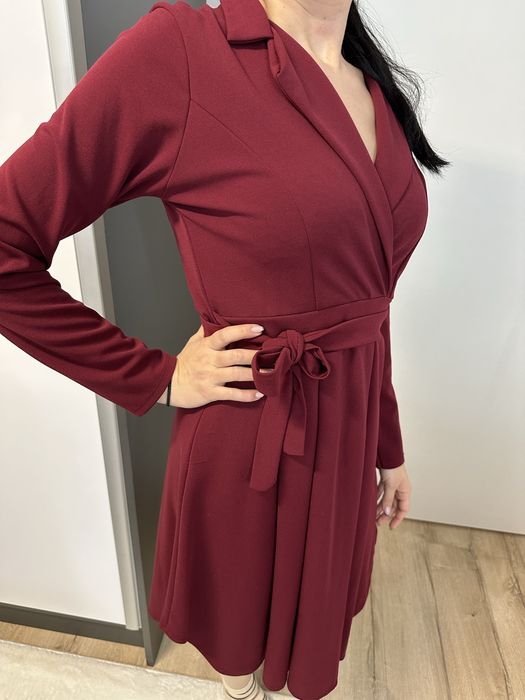 Дамска рокля в цвят бордо