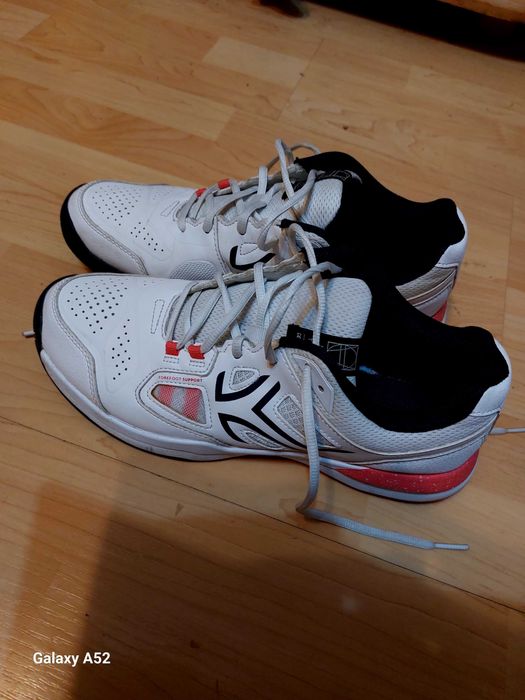 Продавам маратонки и боти