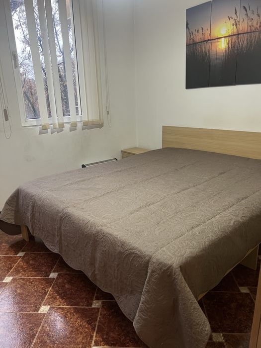 Дава под наем 2-стаен в кв. Банишора с паркомясто