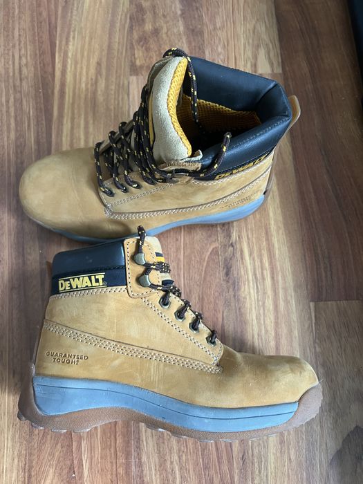 Vand bocanci de la Dewalt,originali,nepurtati,numarul 39,am comandat m