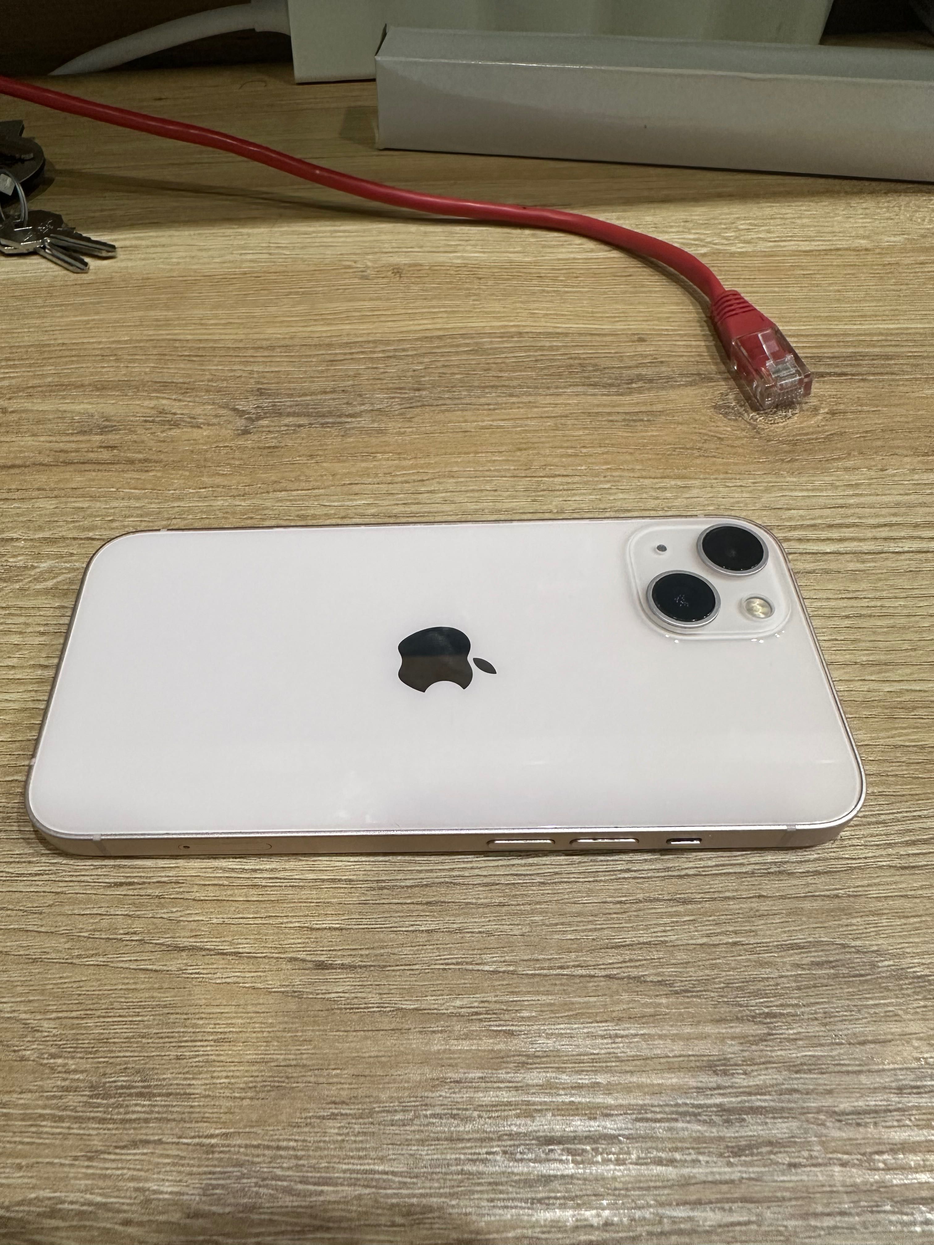 Телефон iPhone 13 512GB