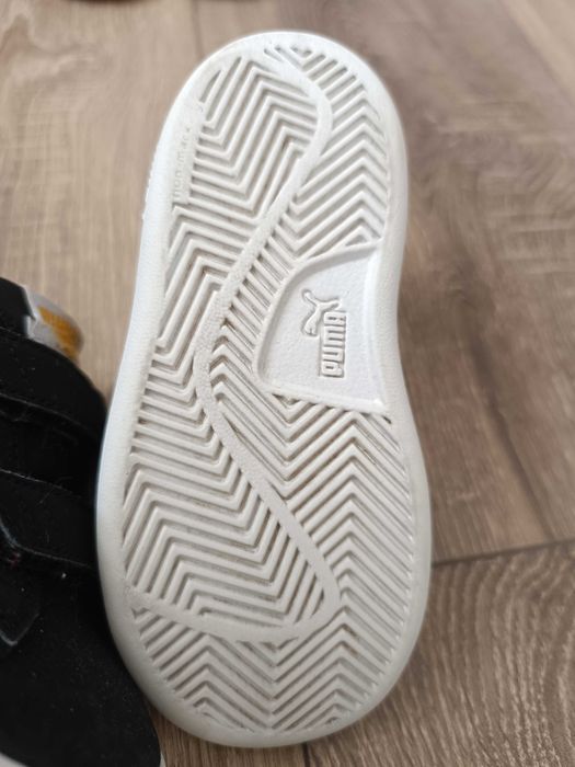 Adidasi / Tenisi PUMA copii, marimea 24