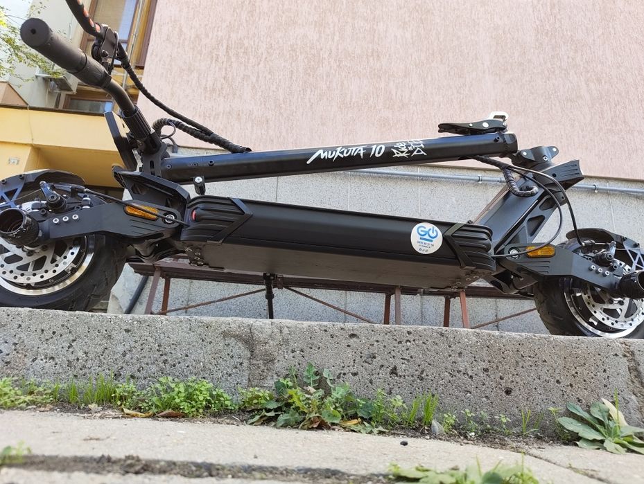 Mukuta 10 Dual – отлична електрическа тротинетка + много аксесоари