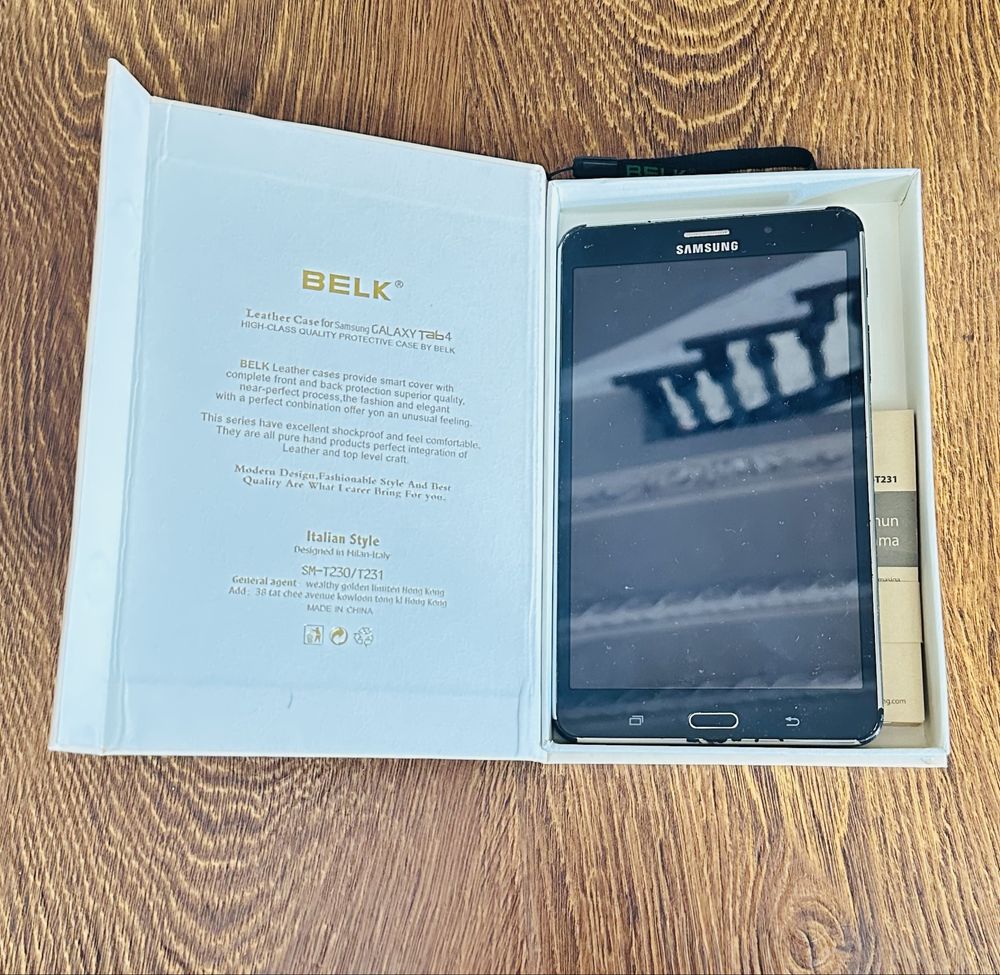 Samsung Galaxy Tab 4, planshet, belk, hujjat va karobka bor