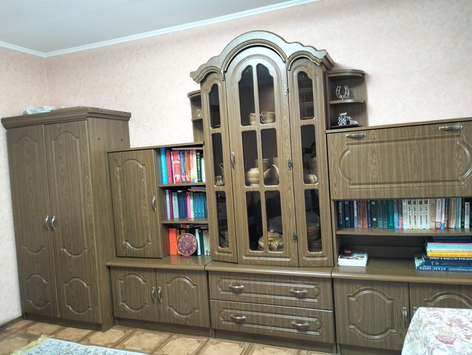 Продам стенку, шкаф для гостиной