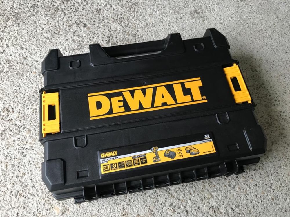 Cutie/Lada/Valiza Depozitare DeWALT 3x5Ah, noua, originala.