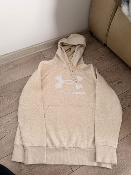 Дамски суитчер UnderArmour