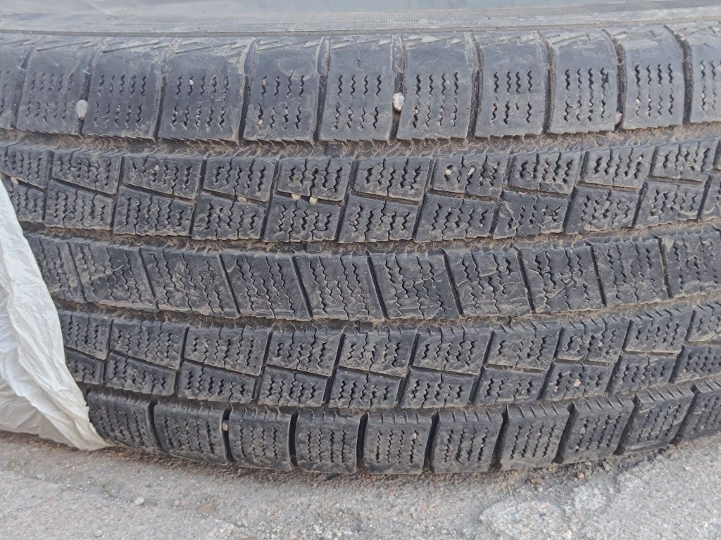 Шины зимние Goform 235/70R16 106T