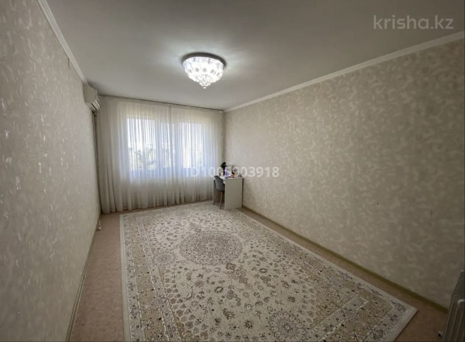 продам 3-х комнатную квартиру, в 11 мкр , 8/10 эт.