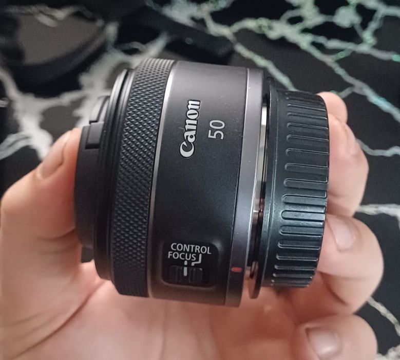 Vând obiectiv canon r10