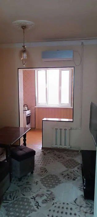 Продаю 2-х комнатнаю квартиру Сергели 8а с лифтовой