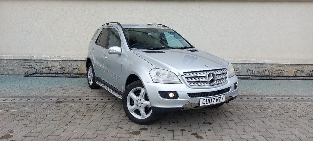 Mercedes ML din 2009 motor 3.0 cdi automat Volan pe dreapta