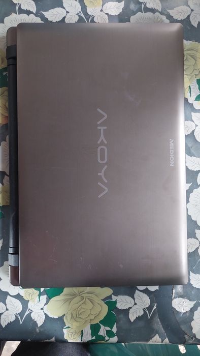 Laptop Medion Akoya E7240T