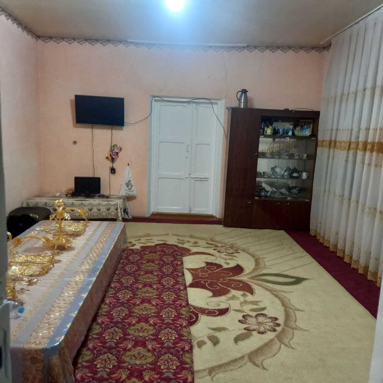 Hovli sotiladi vokzalda дом продам