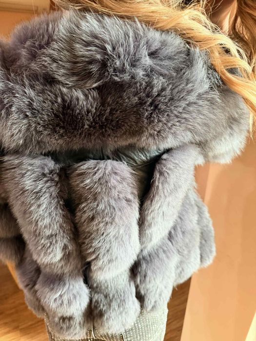 Продавам палто и елек естествена кожа и пух