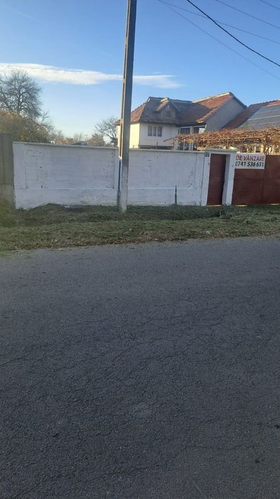 Vând teren intravilan