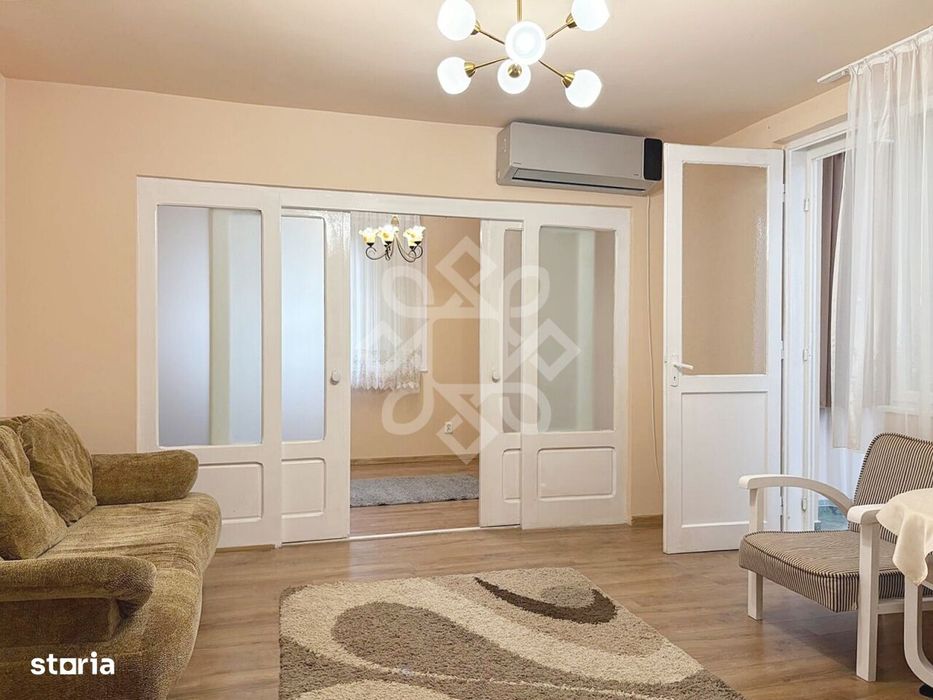 Apartament cu 4 camere de inchiriat pe Splaiul Crisanei
