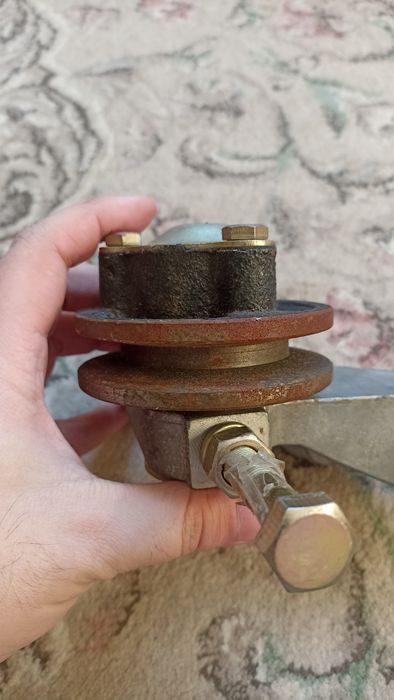 Натяжное устройство ремня компрессора двигателя ЯМЗ