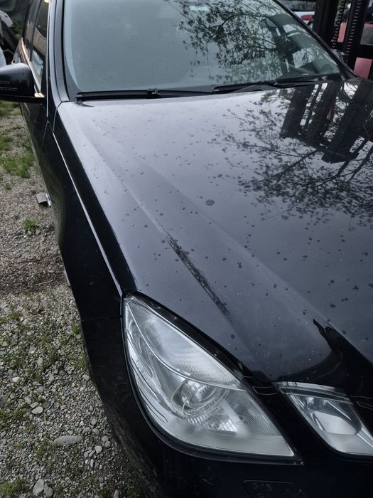 Bara far aripa capota Mercedes e clasa w212 motor defect.
