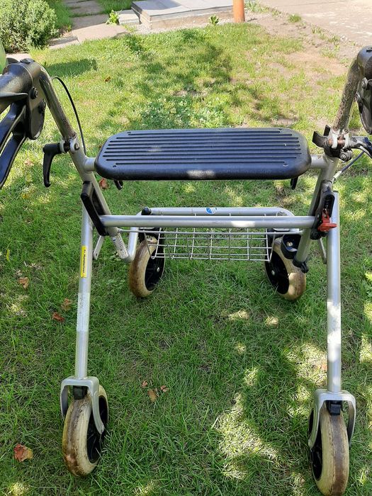 Mergător pentru vârstnici