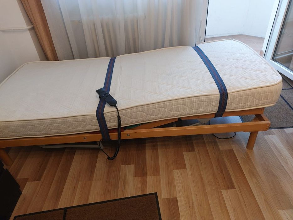 Vând pat electric cu telecomanda