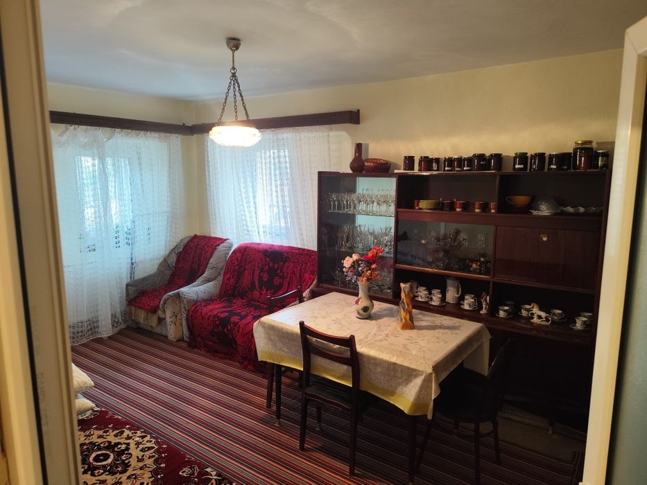De vânzare apartament 3 camere
