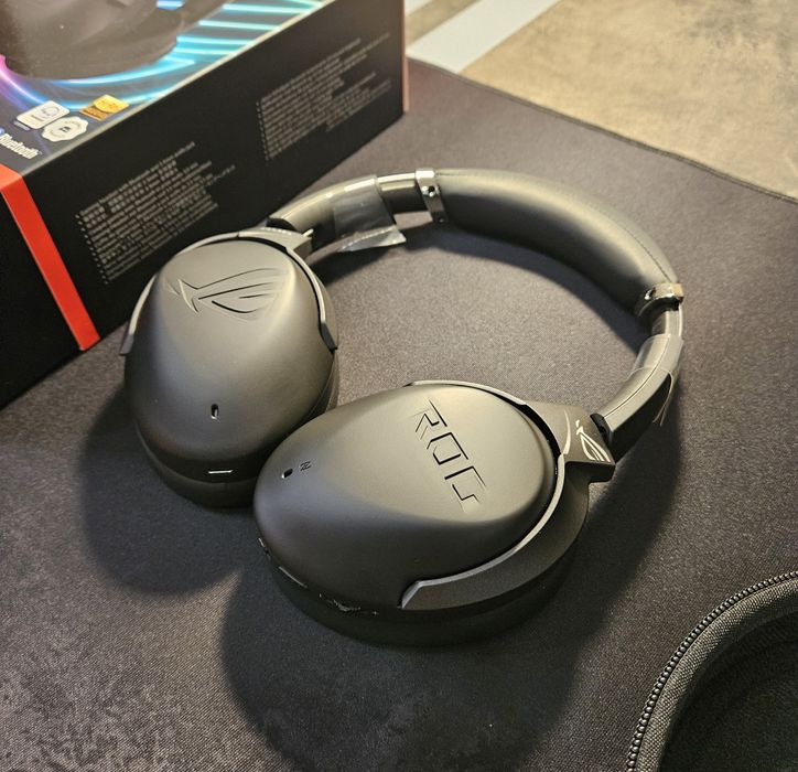 Игровые беспроводные наушники Asus ROG Strix Go BT