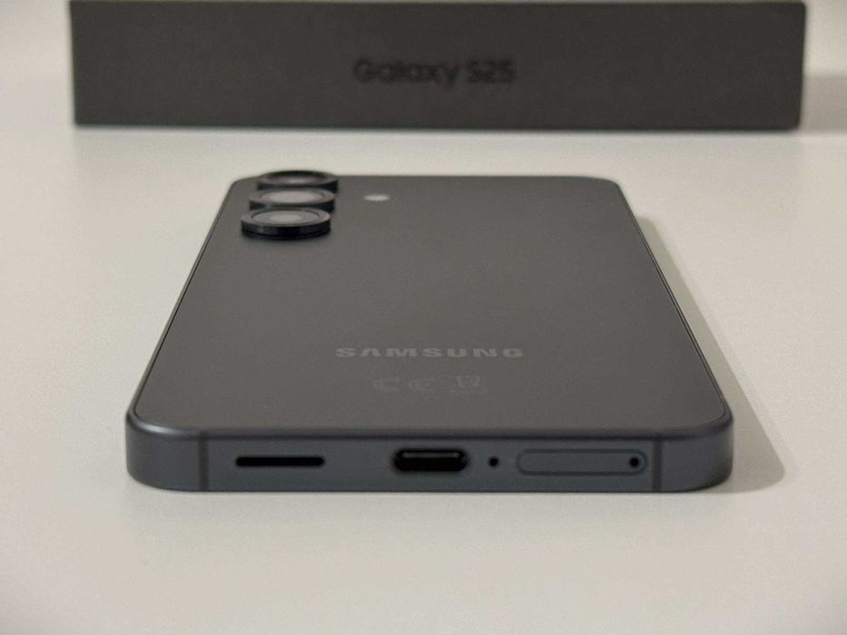 Бартер! Нов! Galaxy S25 256/12GB BlueBlack (Черен) + Адаптер