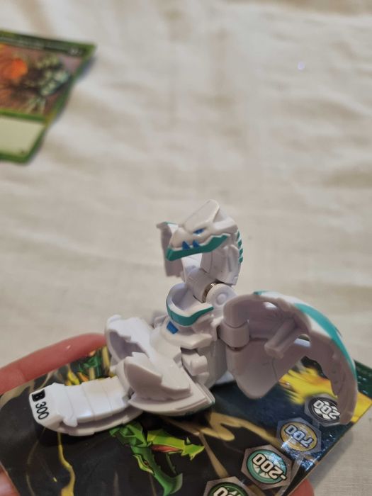 Set 6 bucati figurine bakugan