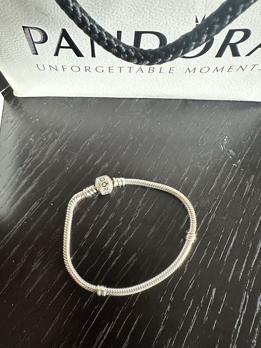 Vand bratara Pandora cu charmuri