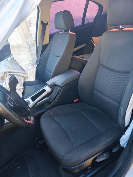 Bmw E90 318d LCI avariat