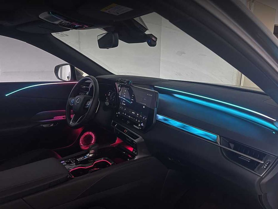 Lumini ambientale LED dedicate LEXUS