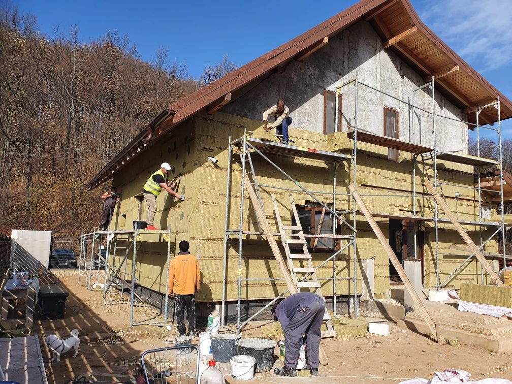 Constructii / garduri /trotuare / betoane / case / fier fasonat