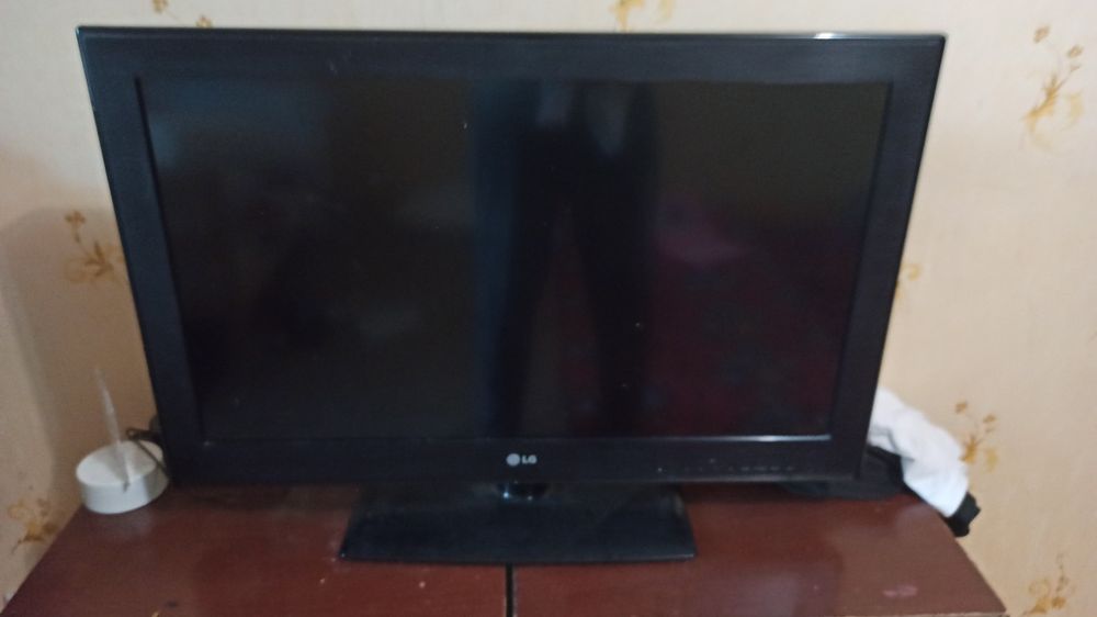 Продам телевизор LG